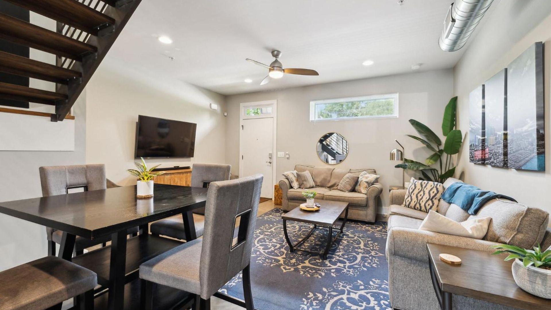 Holiday home Spacious 3-story Townhome W Rooftop & Views Nashville
