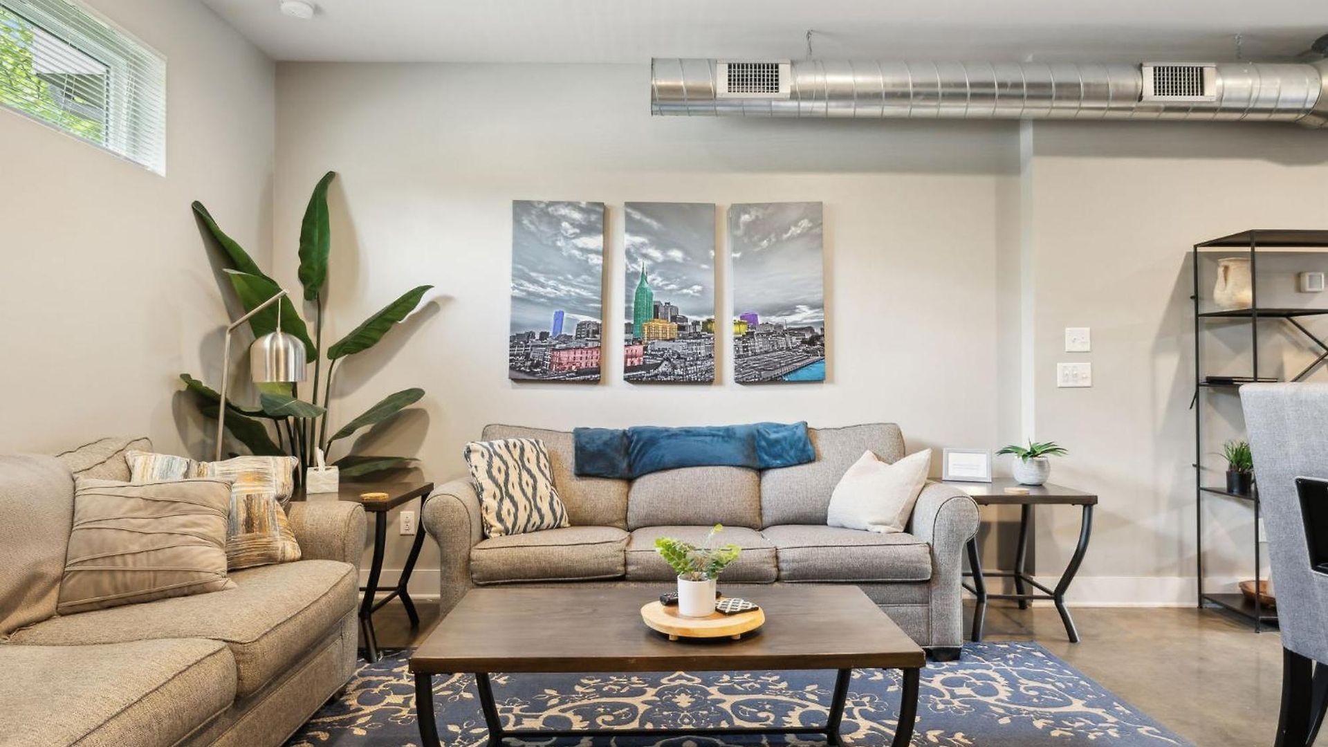 Holiday home Spacious 3-story Townhome W Rooftop & Views
