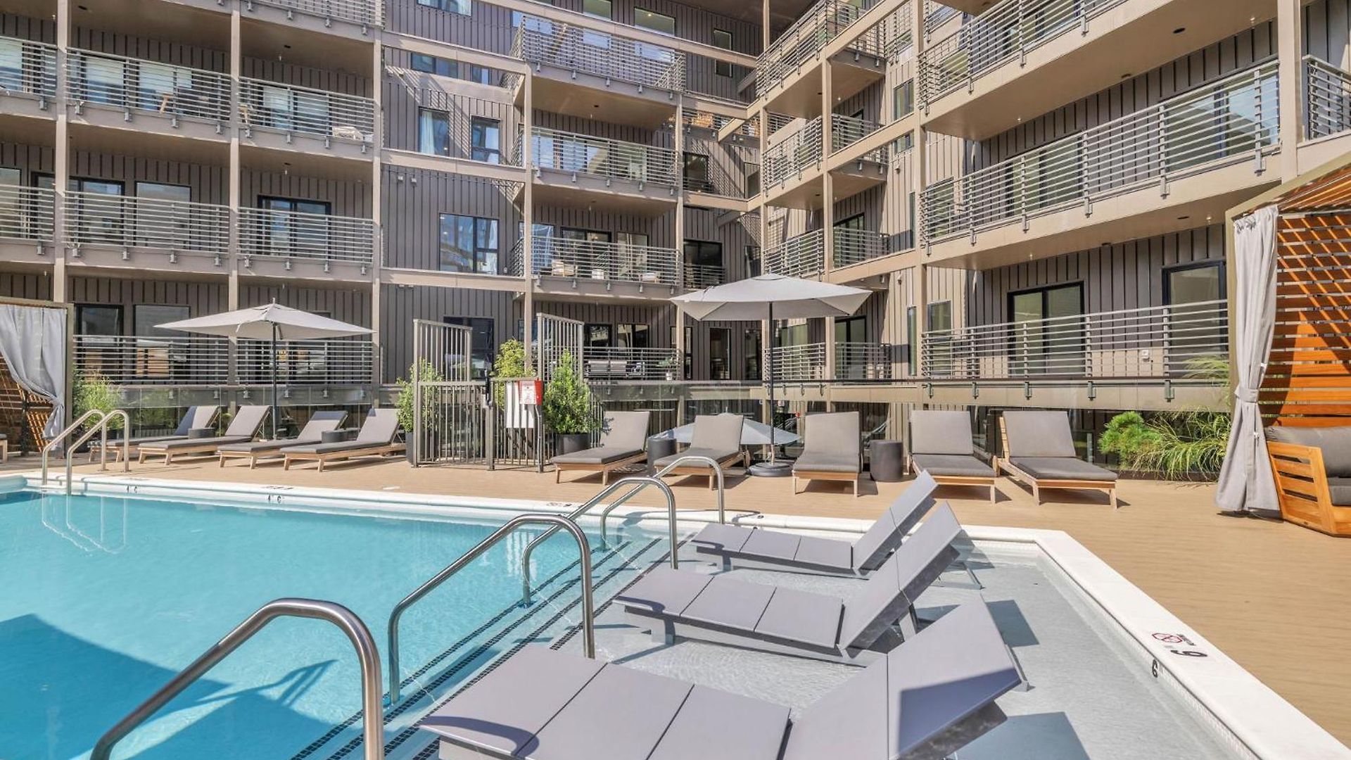 Rhythm & Rooftop Penthouse | Skyline Views | Pool