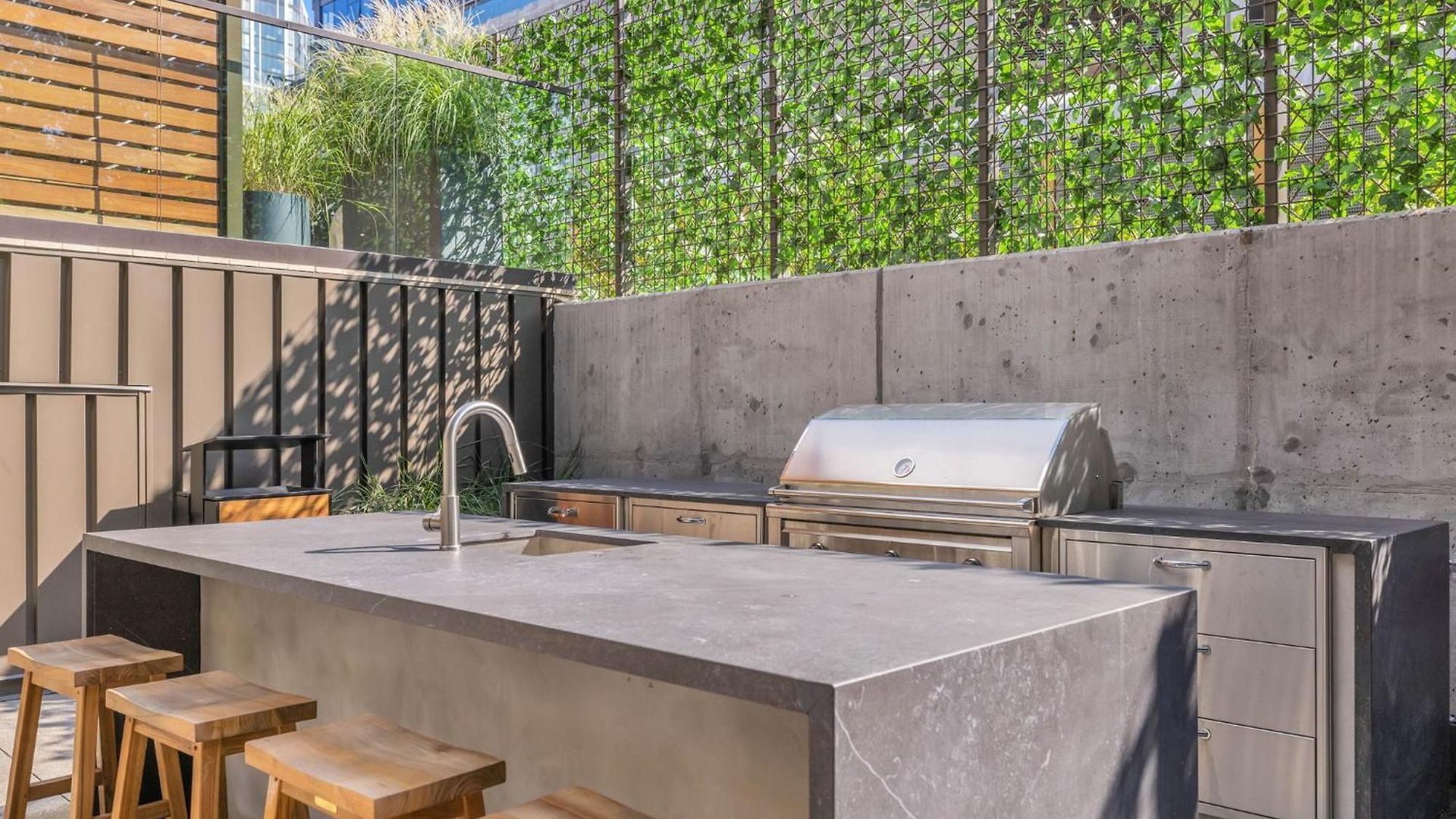 Rhythm & Rooftop Penthouse | Skyline Views | Pool Nashville