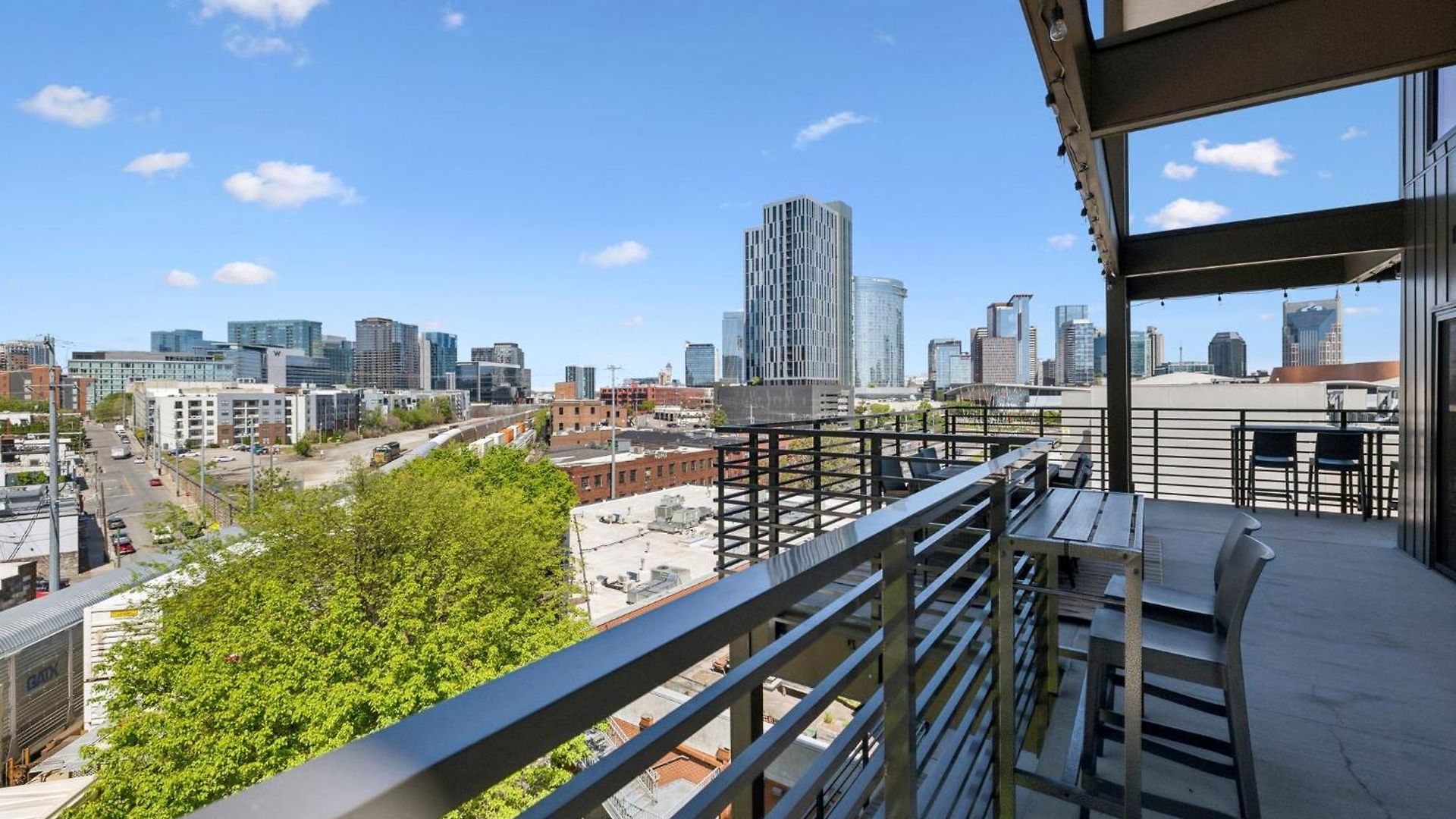 Rhythm & Rooftop Penthouse | Skyline Views | Pool Holiday home Nashville