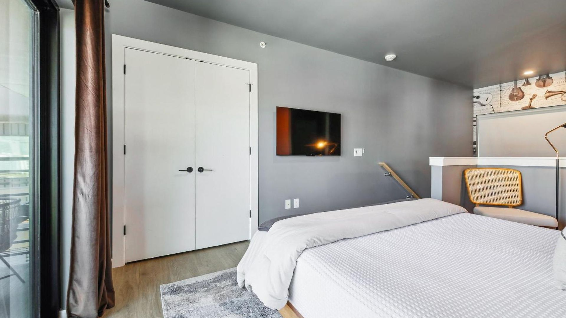 Rhythm & Rooftop Penthouse | Skyline Views | Pool * Nashville