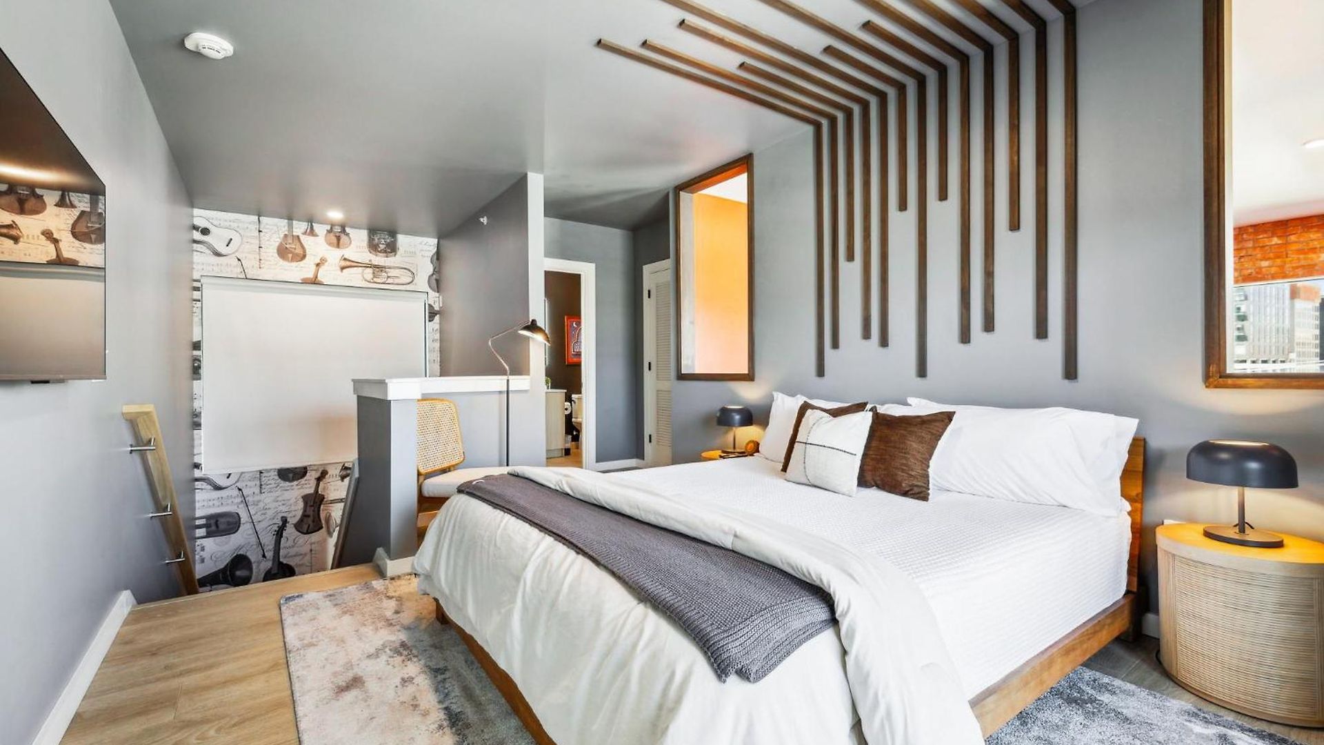 Holiday home Rhythm & Rooftop Penthouse | Skyline Views | Pool