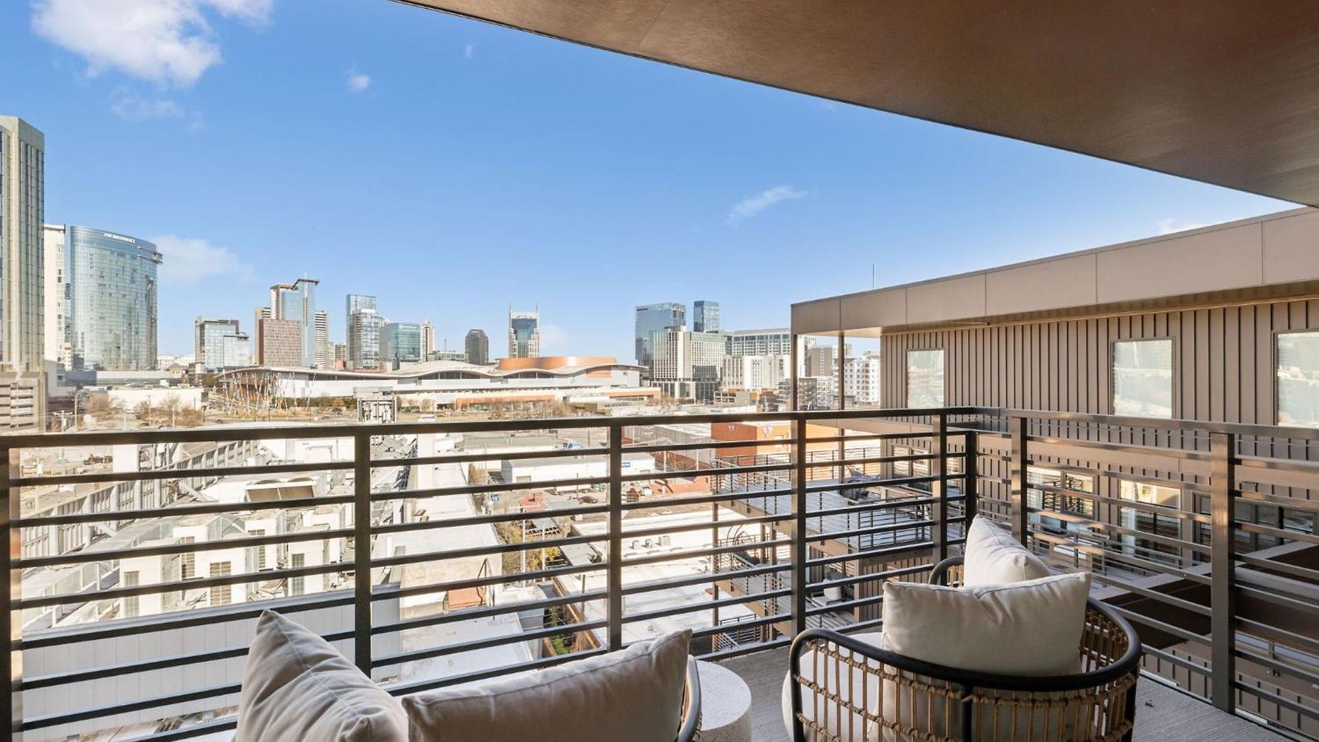 Holiday home Rhythm & Rooftop Penthouse | Skyline Views | Pool
