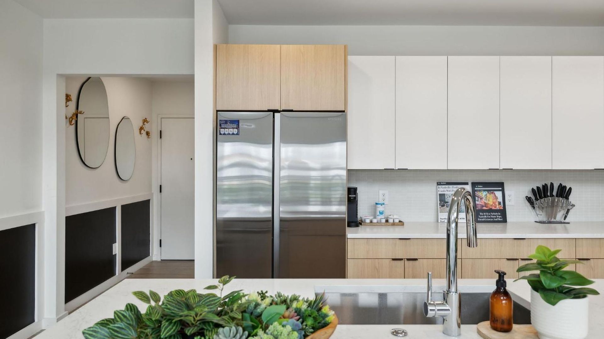 Beverly Nash Downtown, Incredible Skyline Views, Walk To Broadway! Holiday home *