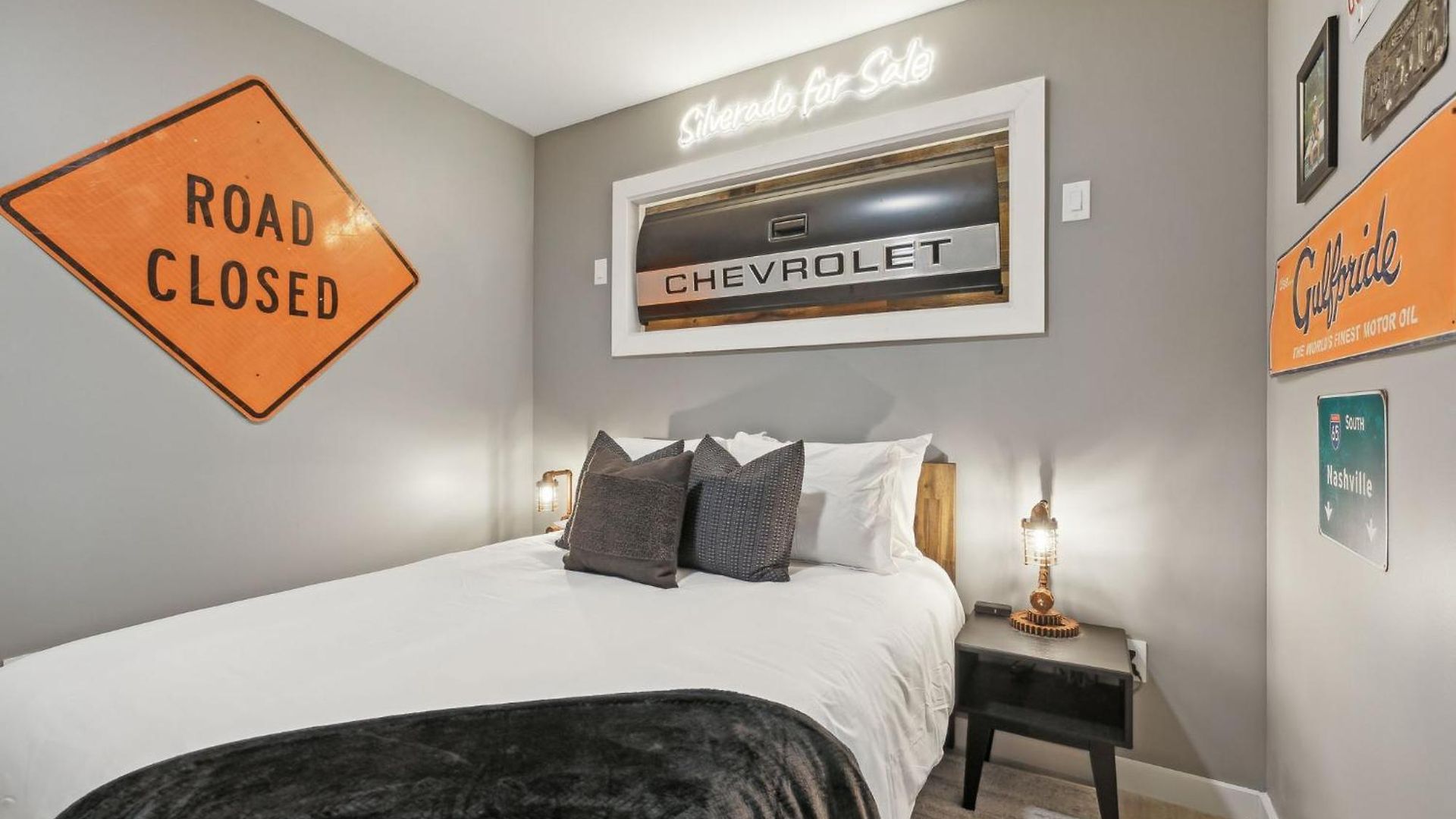 Walk To Broadway From Whiskey Glasses, Bach Party Approved With Pool And Gym Apartment *