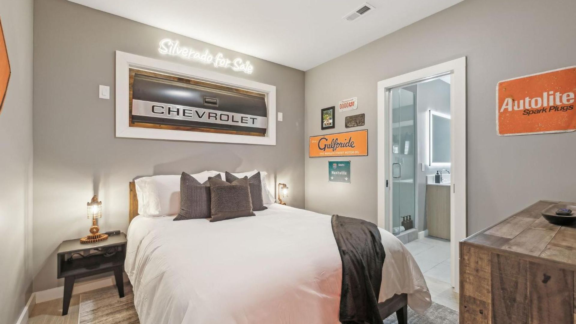 Apartment Walk To Broadway From Whiskey Glasses, Bach Party Approved With Pool And Gym Nashville