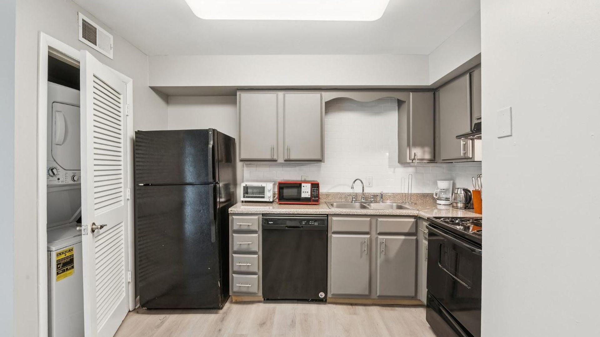 Apartment Jamestown D10 I Comfy 2 Bed 1 Bath *