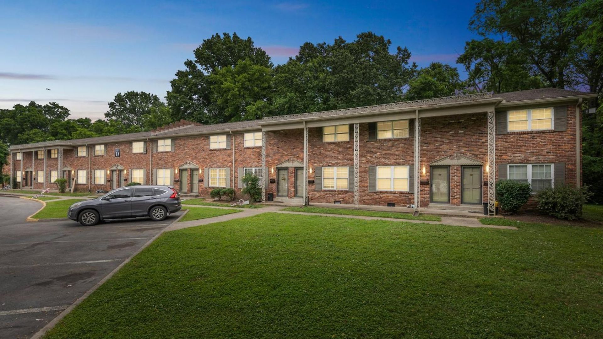 Jamestown D10 I Comfy 2 Bed 1 Bath * Nashville