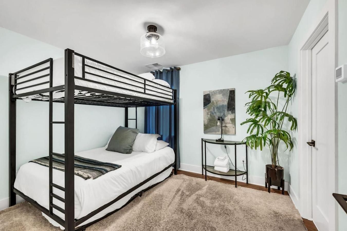 Luxury And Spacious With Private Garage And Fire Pit *