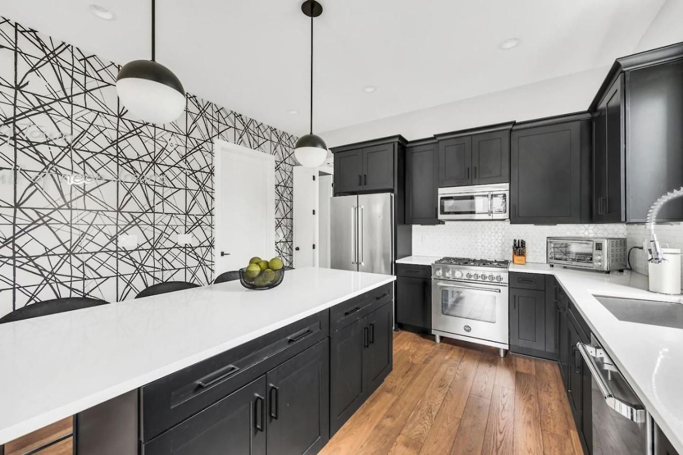 Holiday home Luxury And Spacious With Private Garage And Fire Pit