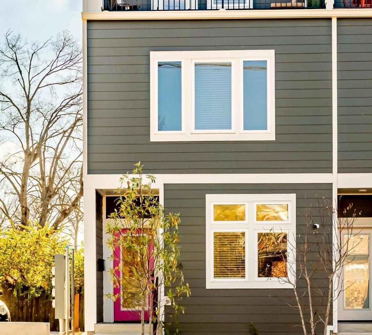 Holiday home Disco Dollhouse - East + 2 8 Mi Downtown *