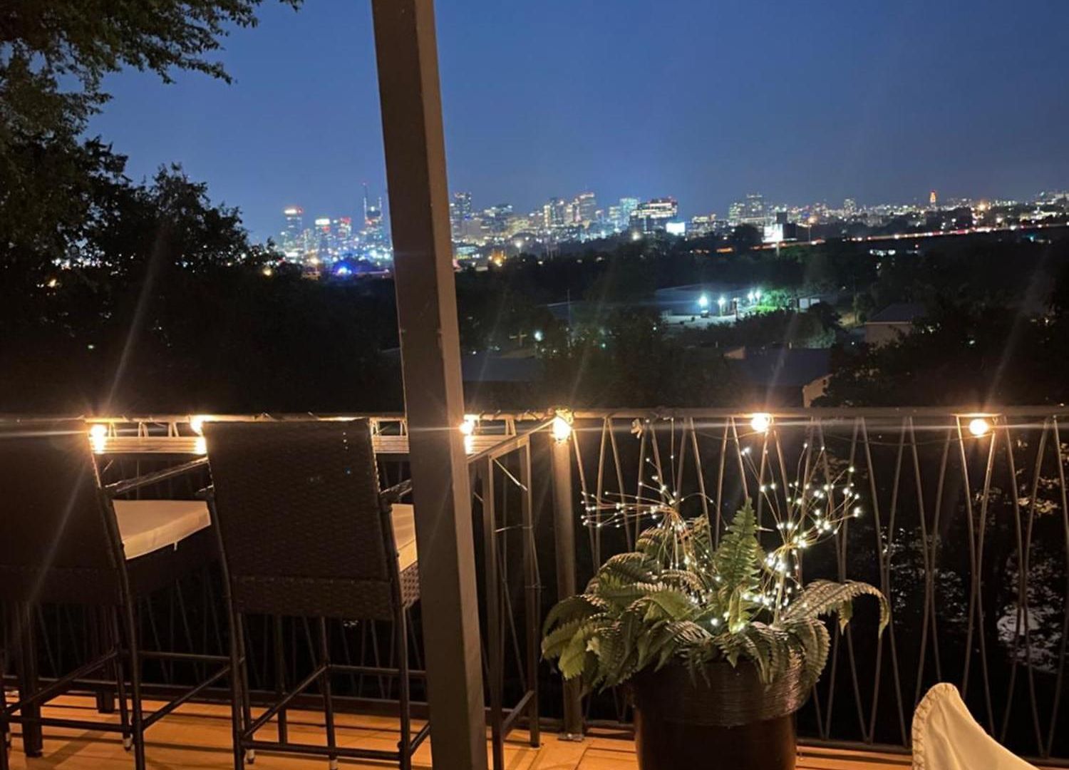 A Spacious With Amazing Views And Elevated Outdoor Spaces Holiday home *