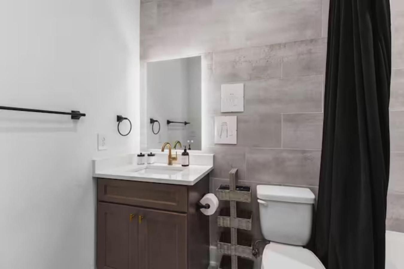5br Rooftop Retreat 7 Min To Broadway Holiday home Nashville