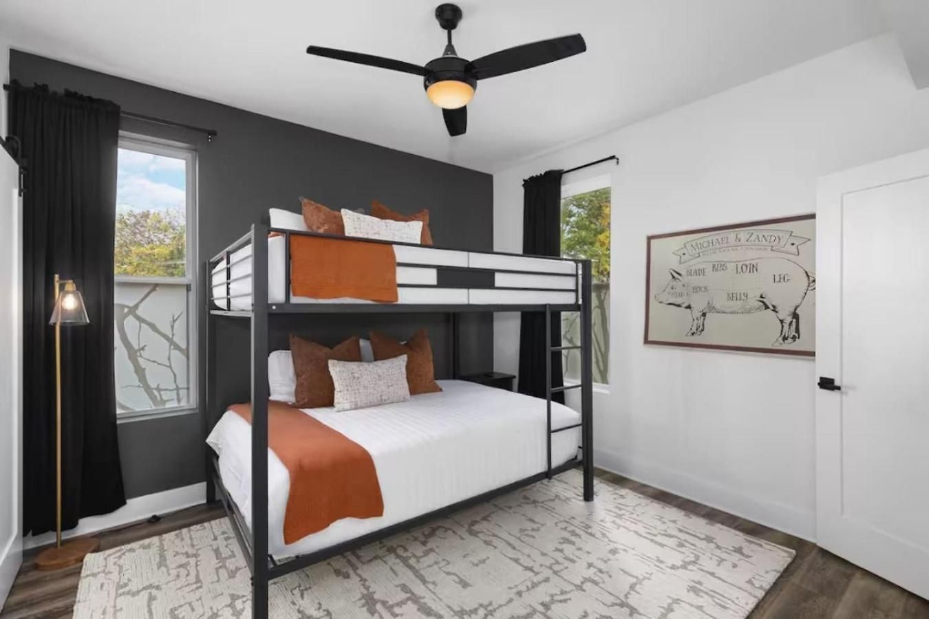 Holiday home 5br Rooftop Retreat 7 Min To Broadway