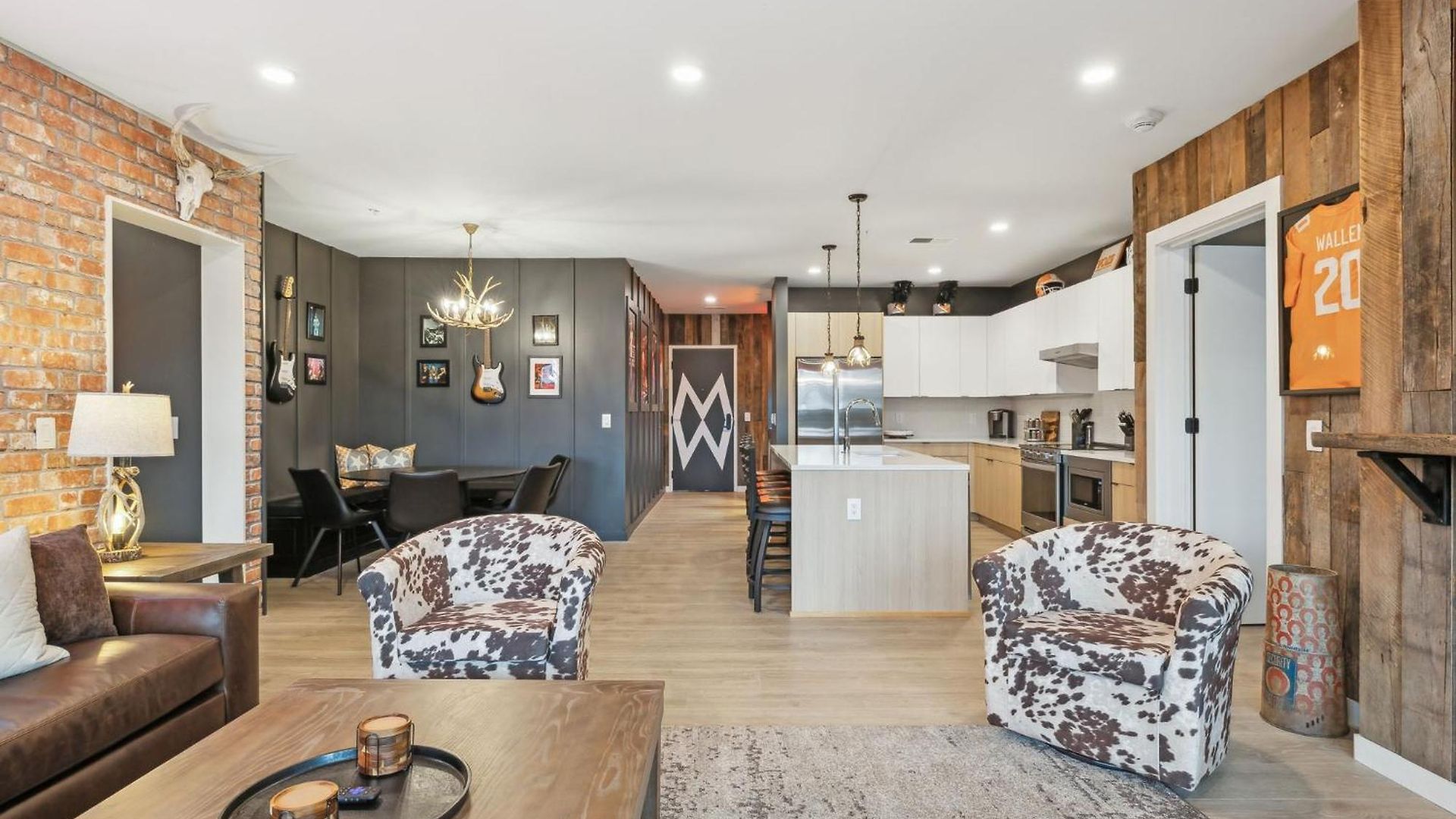 Walk To Broadway From Whiskey Glasses, Bach Party Approved With Pool And Gym Nashville