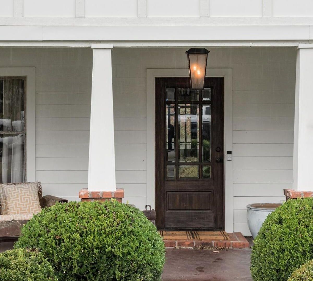Stylish Renovated Craftsman With Pool And Garden Escape Holiday home