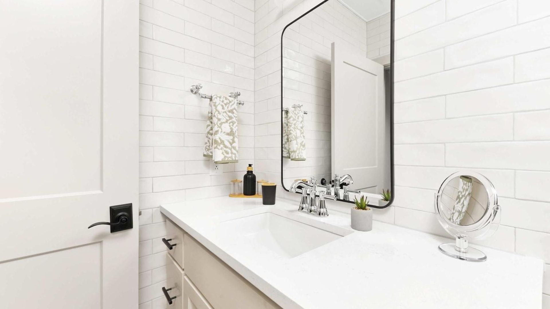 Apartment Harmony Hall By Maddox *