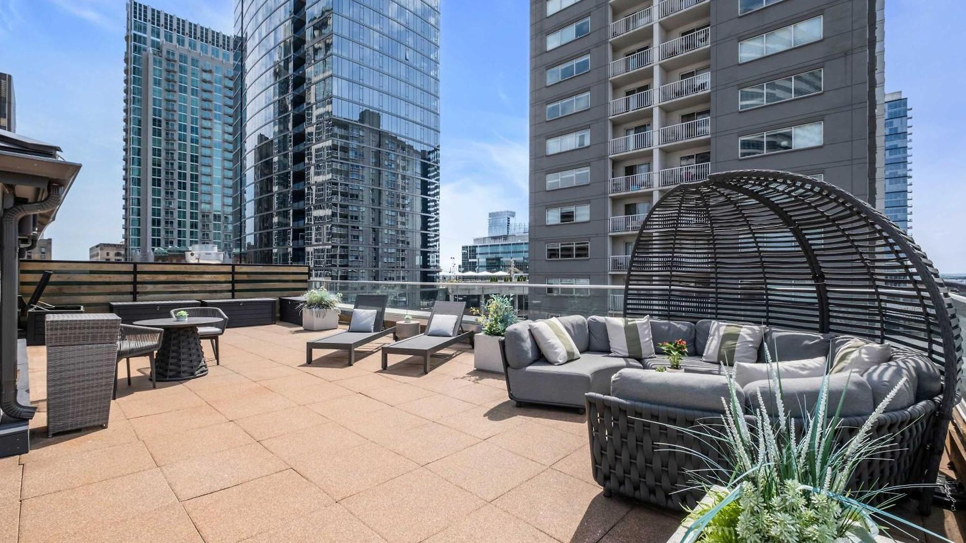 Skyline With Penthouse & Rooftop Deck 6br By Maddox Apartment Nashville