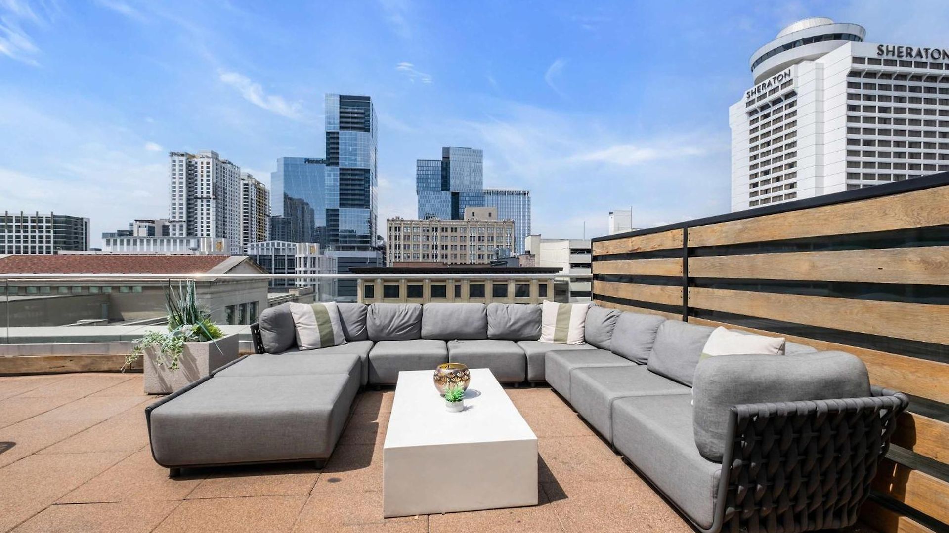 Skyline With Penthouse & Rooftop Deck 6br By Maddox