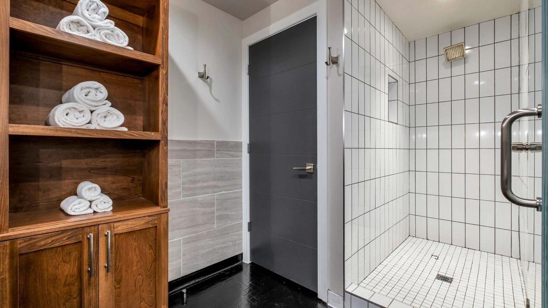 Skyline With Penthouse & Rooftop Deck 6br By Maddox Apartment Nashville