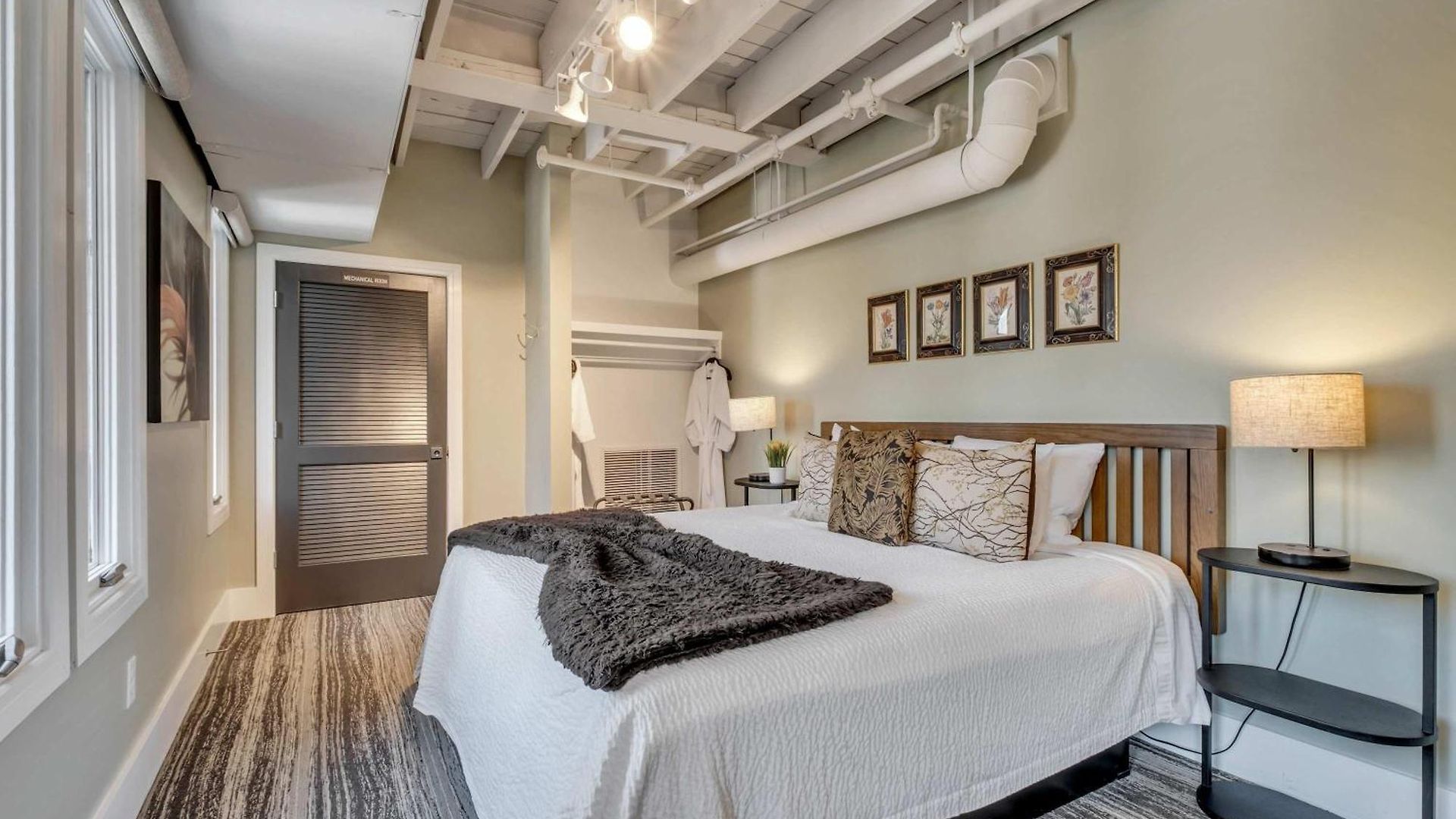 Skyline With Penthouse & Rooftop Deck 6br By Maddox Apartment Nashville