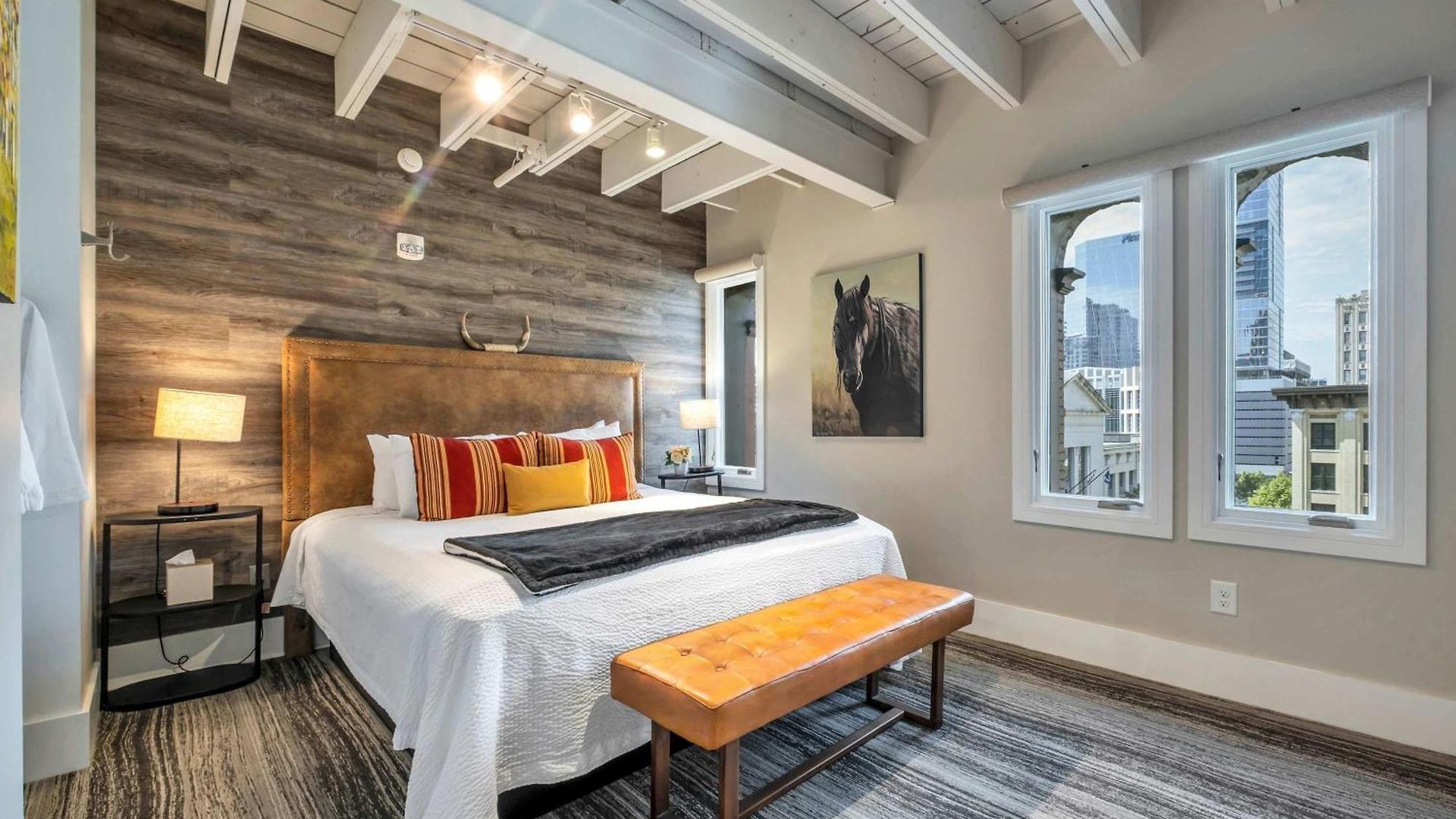 Skyline With Penthouse & Rooftop Deck 6br By Maddox *