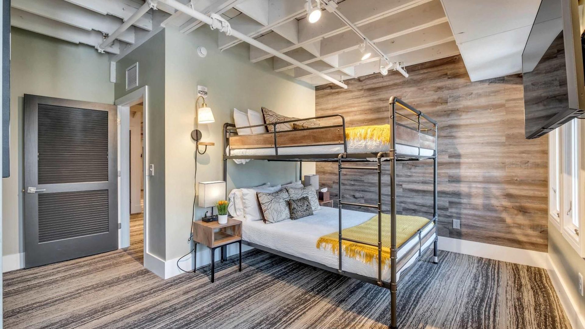 Skyline With Penthouse & Rooftop Deck 6br By Maddox Nashville