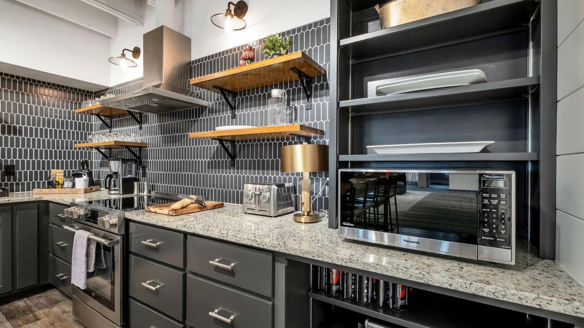 Skyline With Penthouse & Rooftop Deck 6br By Maddox Apartment Nashville