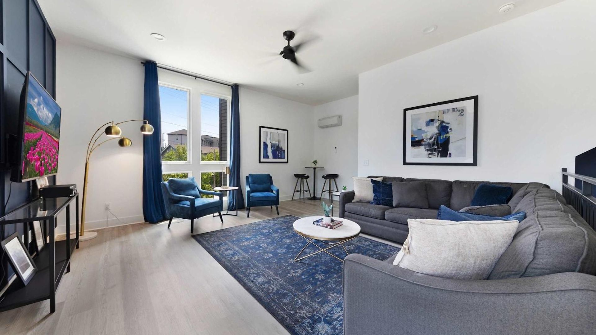 The Iris - Walk To Dining And Nightlife Rooftop! Holiday home *