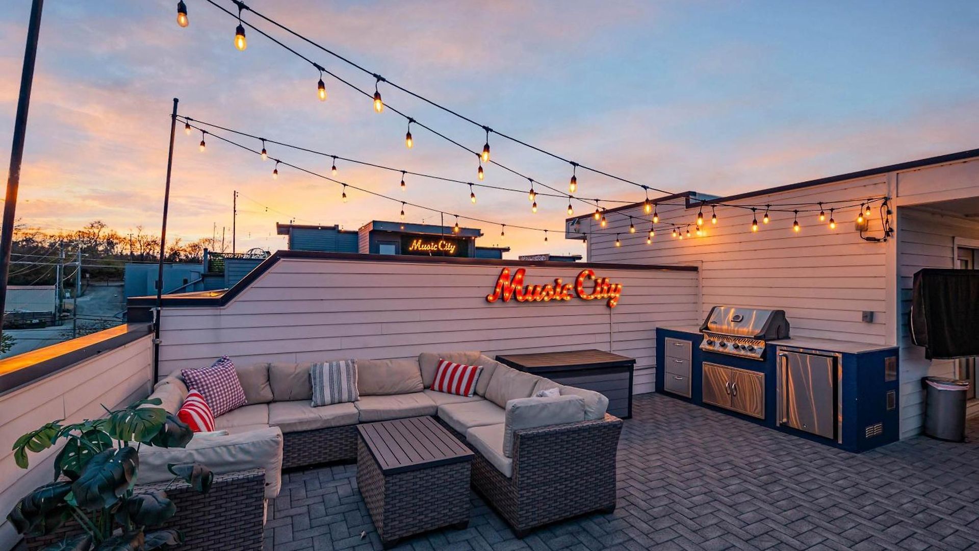 Holiday home Ultimate Rooftop Double Games Bbq Skyline Views *