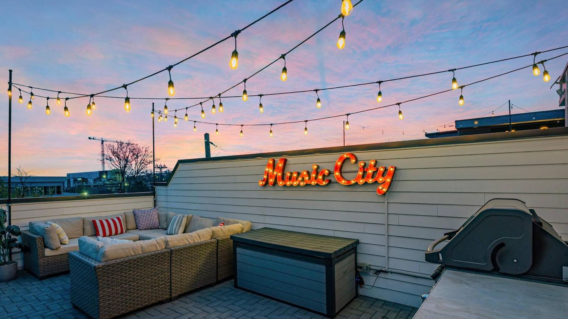 Ultimate Rooftop Double Games Bbq Skyline Views Holiday home Nashville