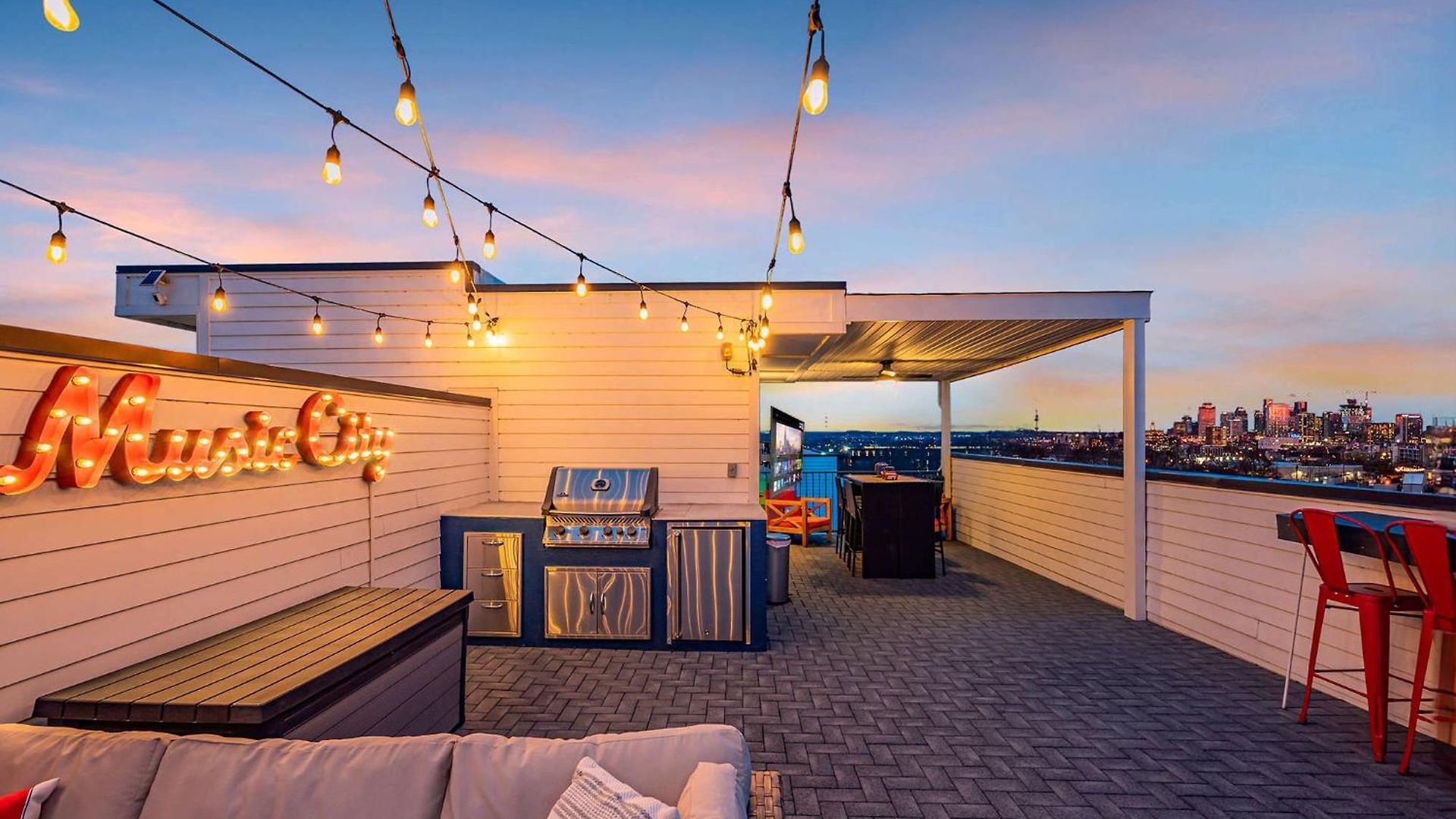 Ultimate Rooftop Double Games Bbq Skyline Views Nashville