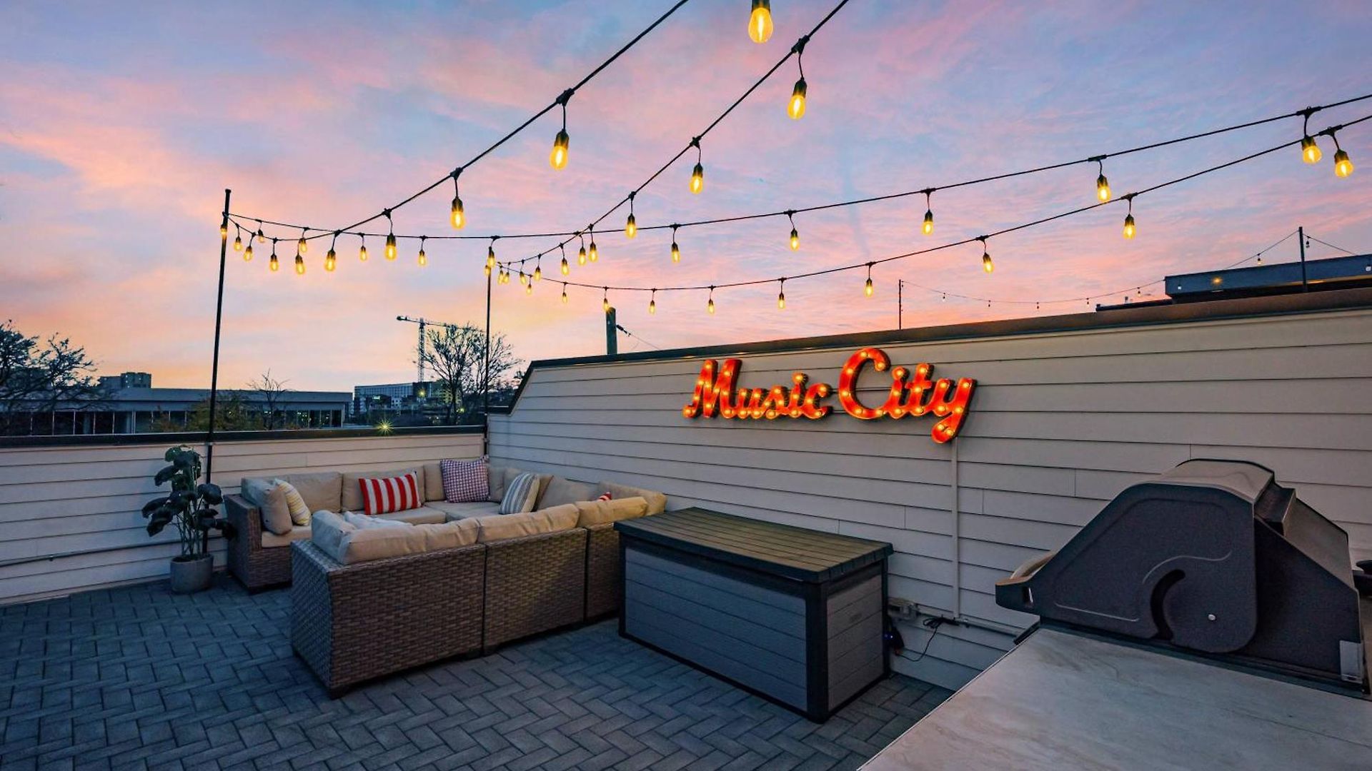 Holiday home Ultimate Rooftop Double Games Bbq Skyline Views *