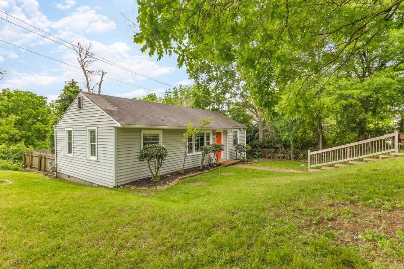 Holiday home Cozy House In Trendy East With A Patio And Grill Nashville