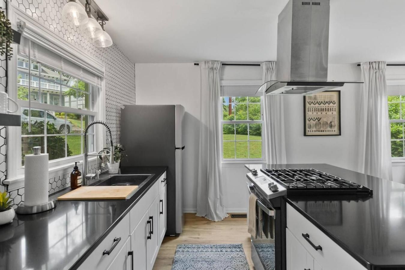 Cozy House In Trendy East With A Patio And Grill Holiday home *