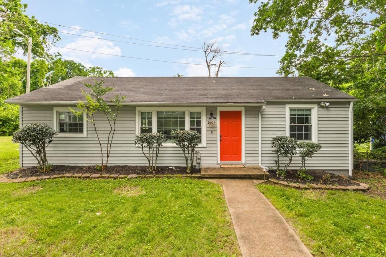 Cozy House In Trendy East With A Patio And Grill Holiday home Nashville