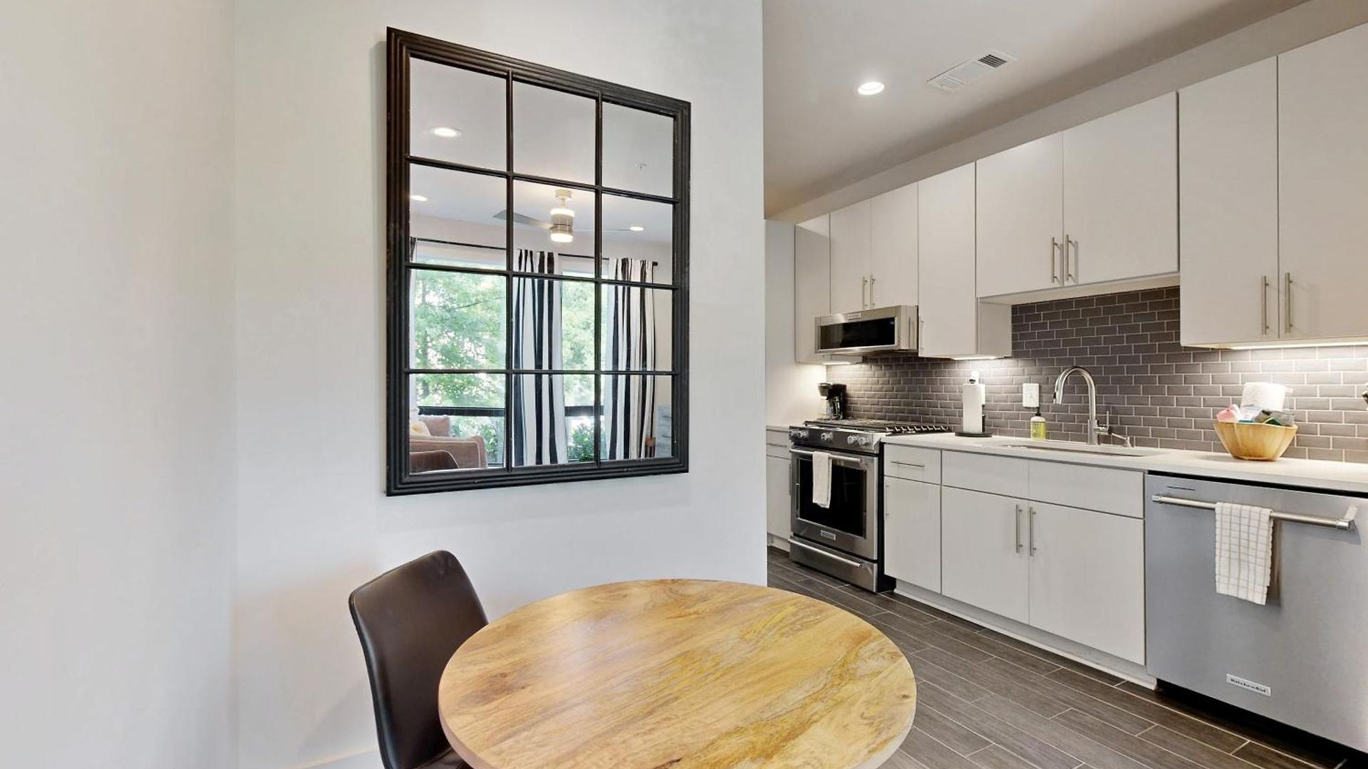 19th & Wedgewood Holiday home *