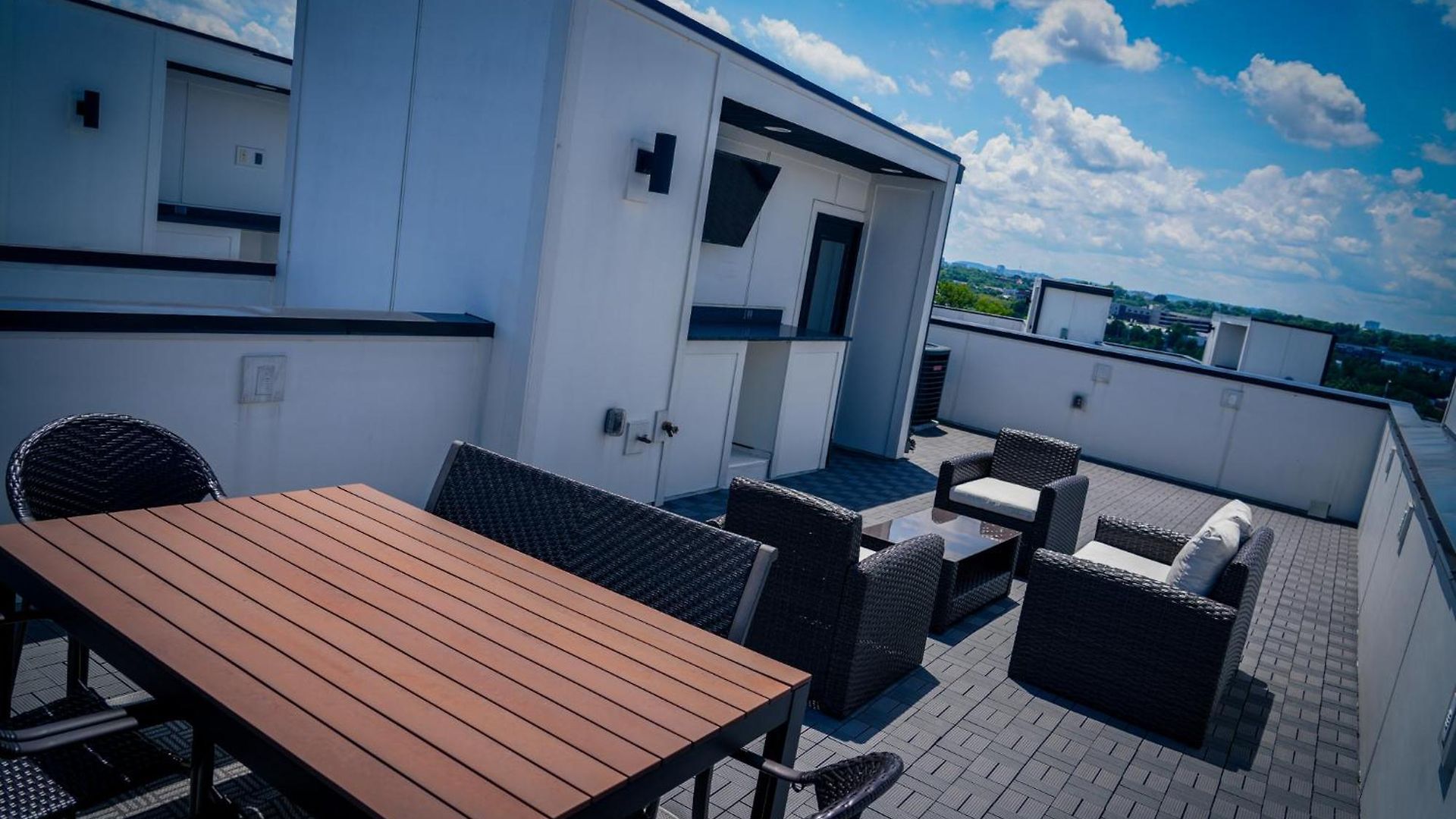 Villa Riverfront Bliss *