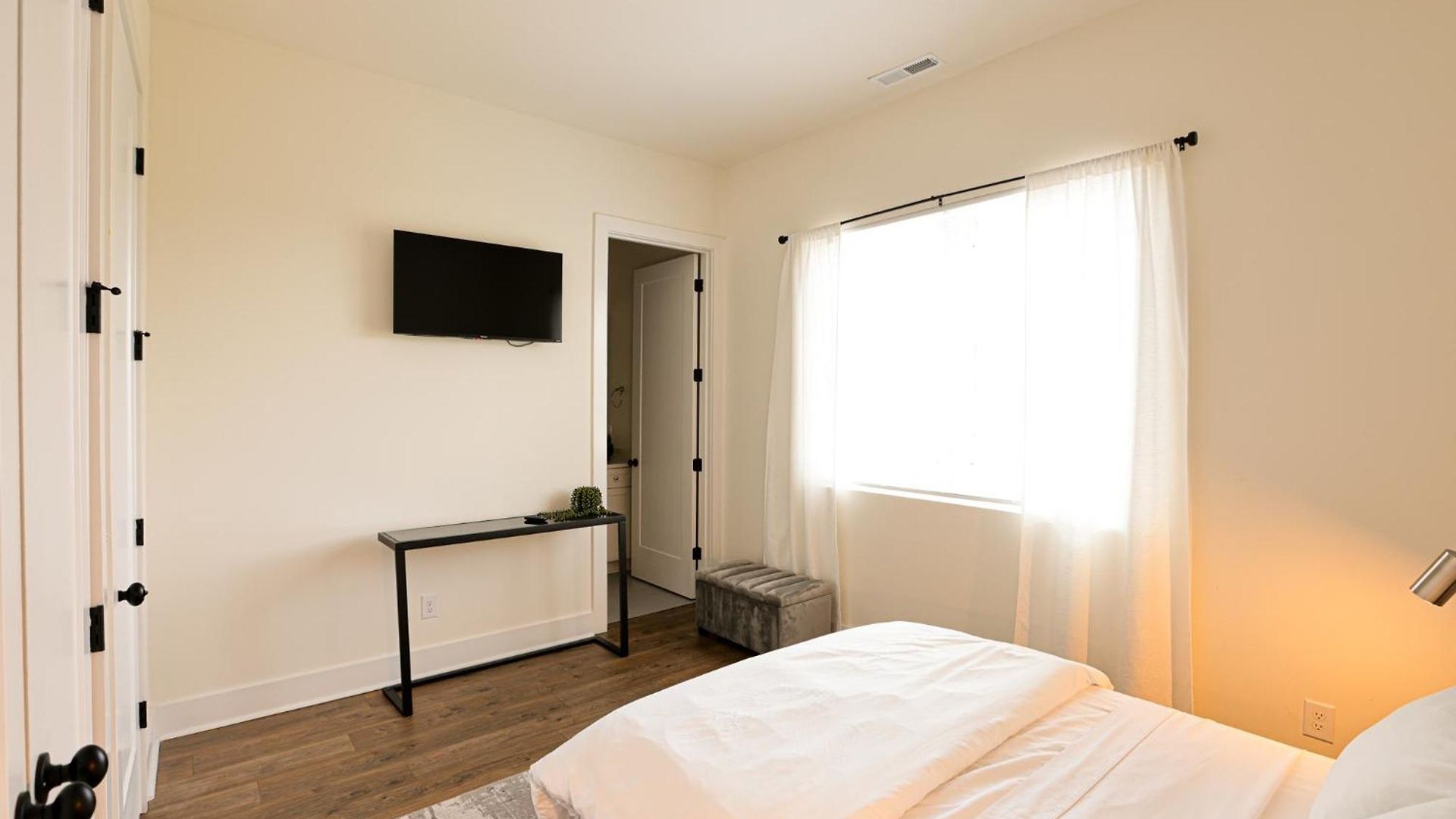Villa Riverfront Bliss *