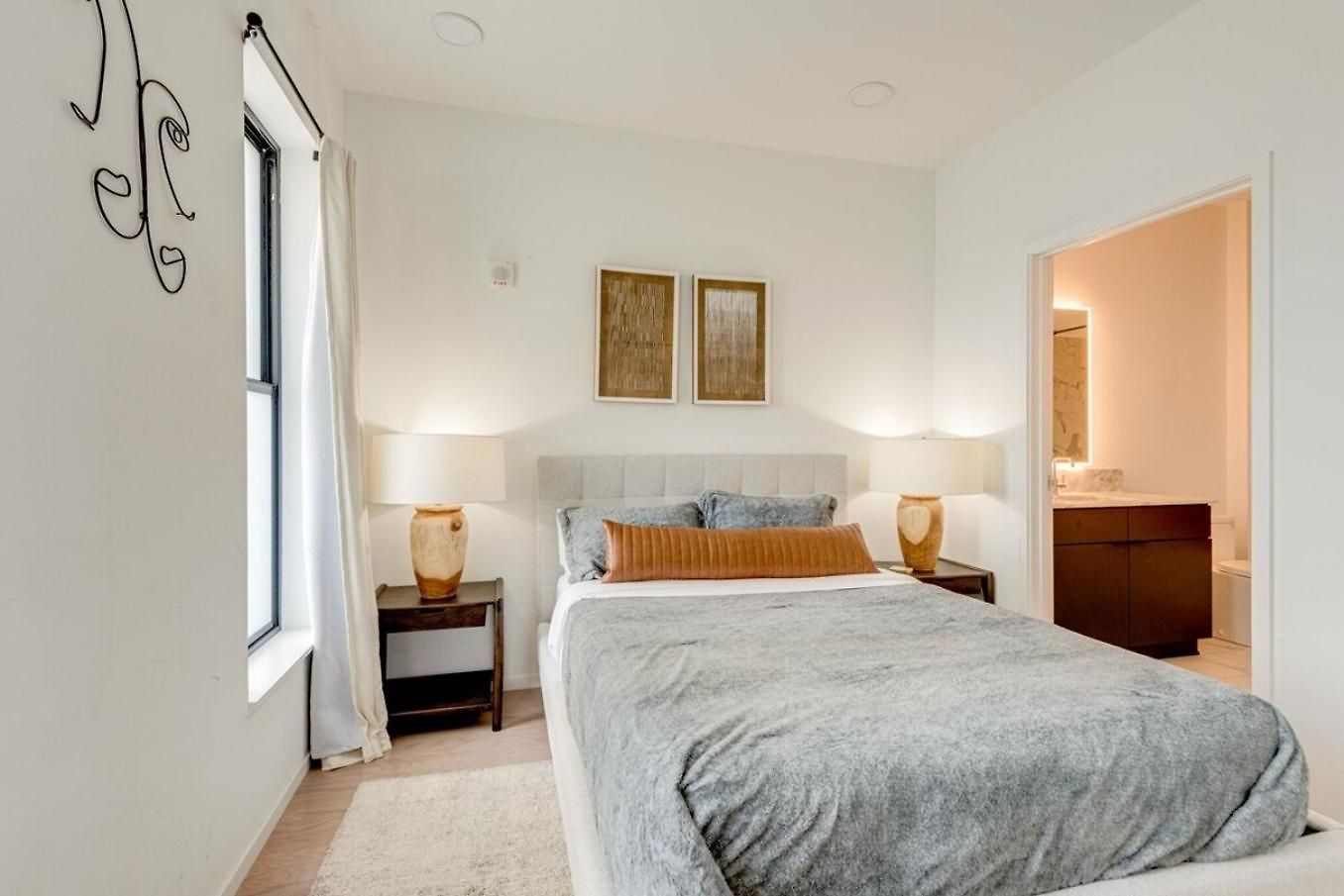 Stylish Riverfront Eve 305 - Free Parking *