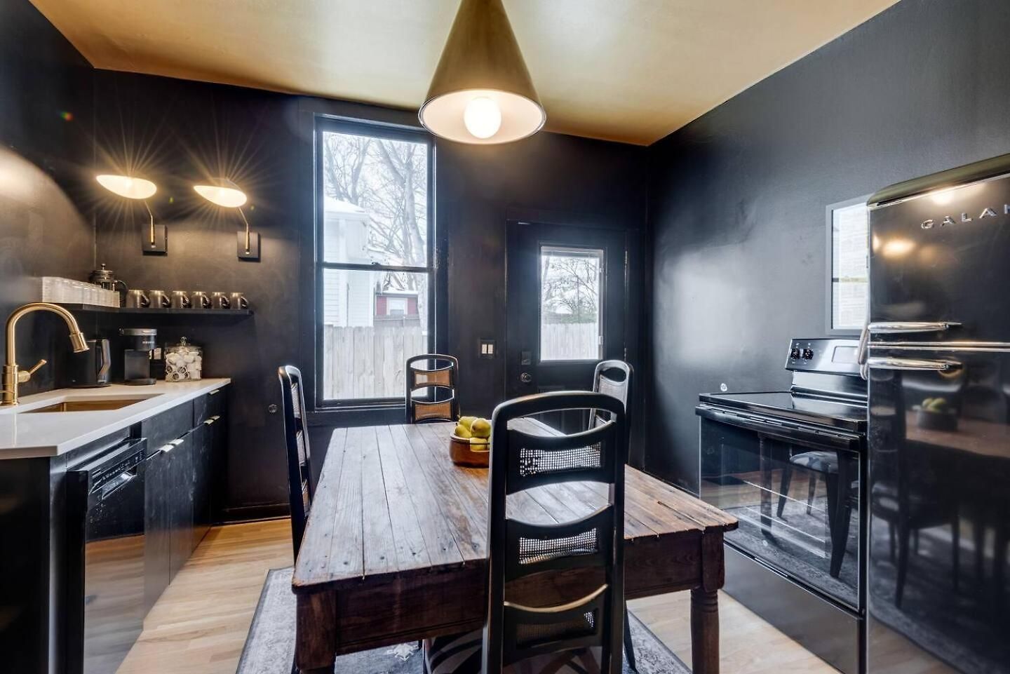Chic 2 Bed 2 Bath, In 12 South