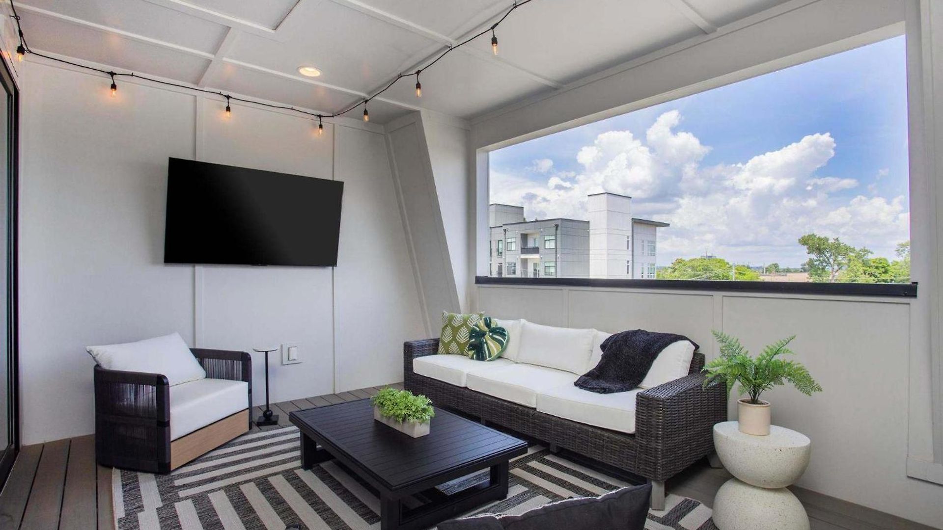 Holiday home Downtown Views Glam Stations Close To Broadway