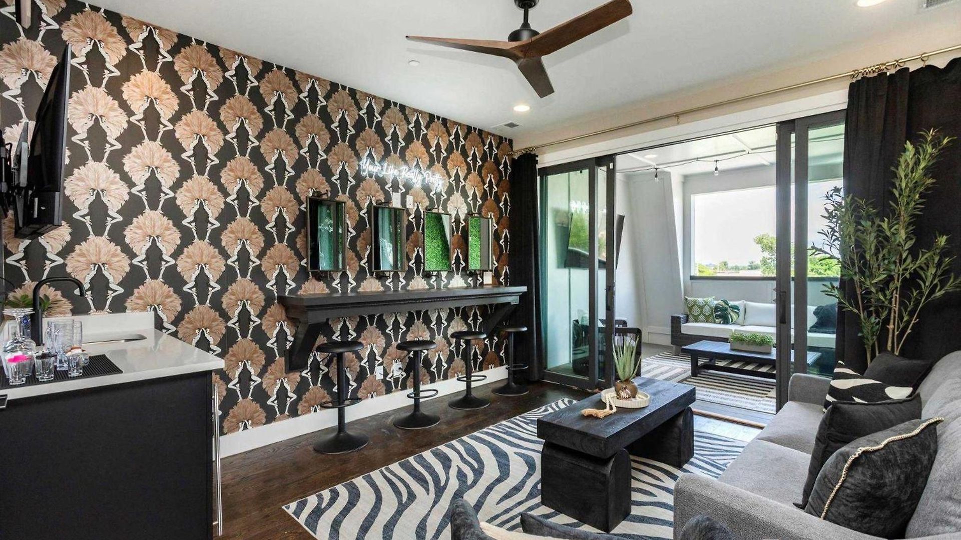 Holiday home Downtown Views Glam Stations Close To Broadway *