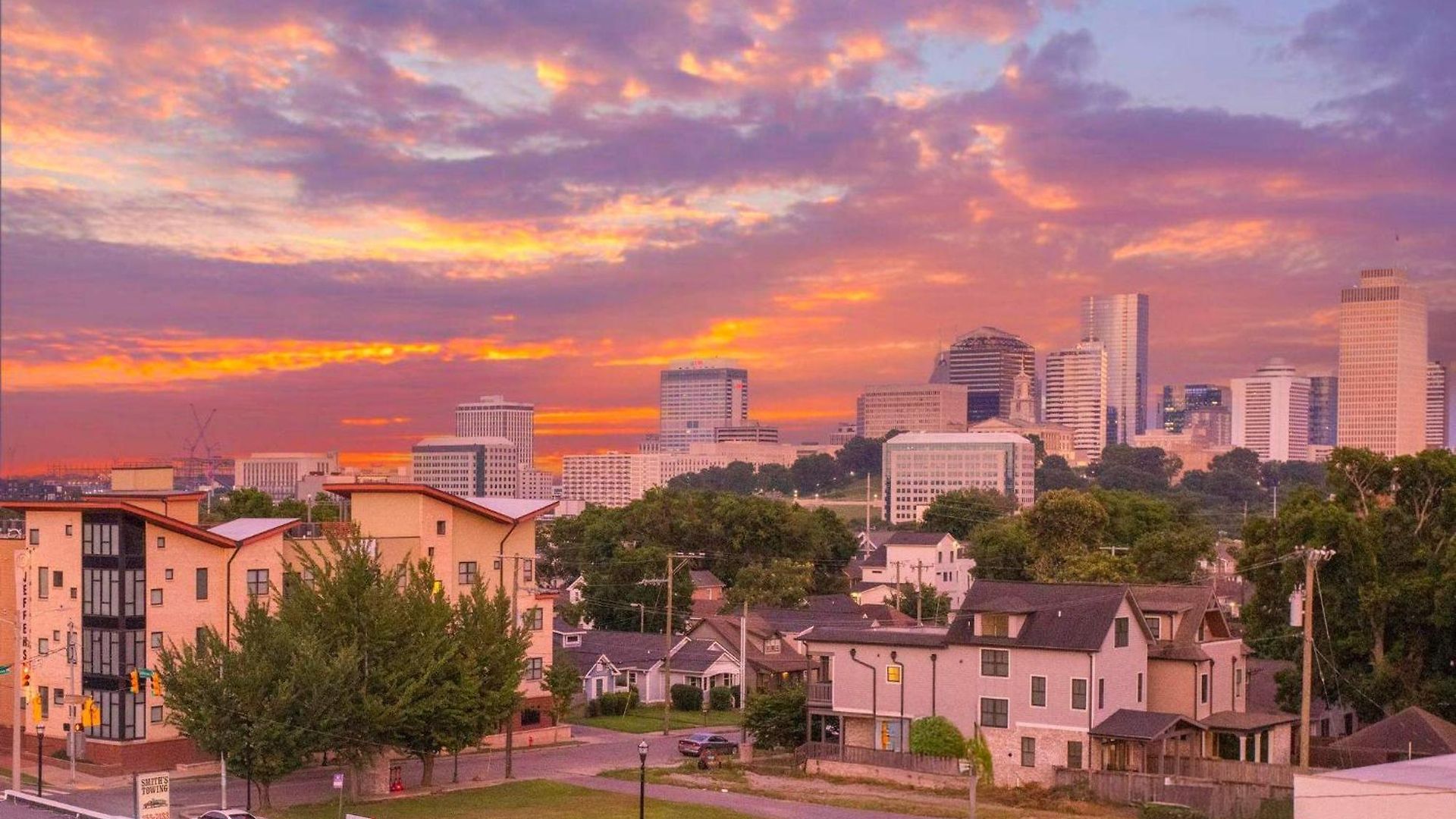 Downtown Views Glam Stations Close To Broadway Holiday home Nashville
