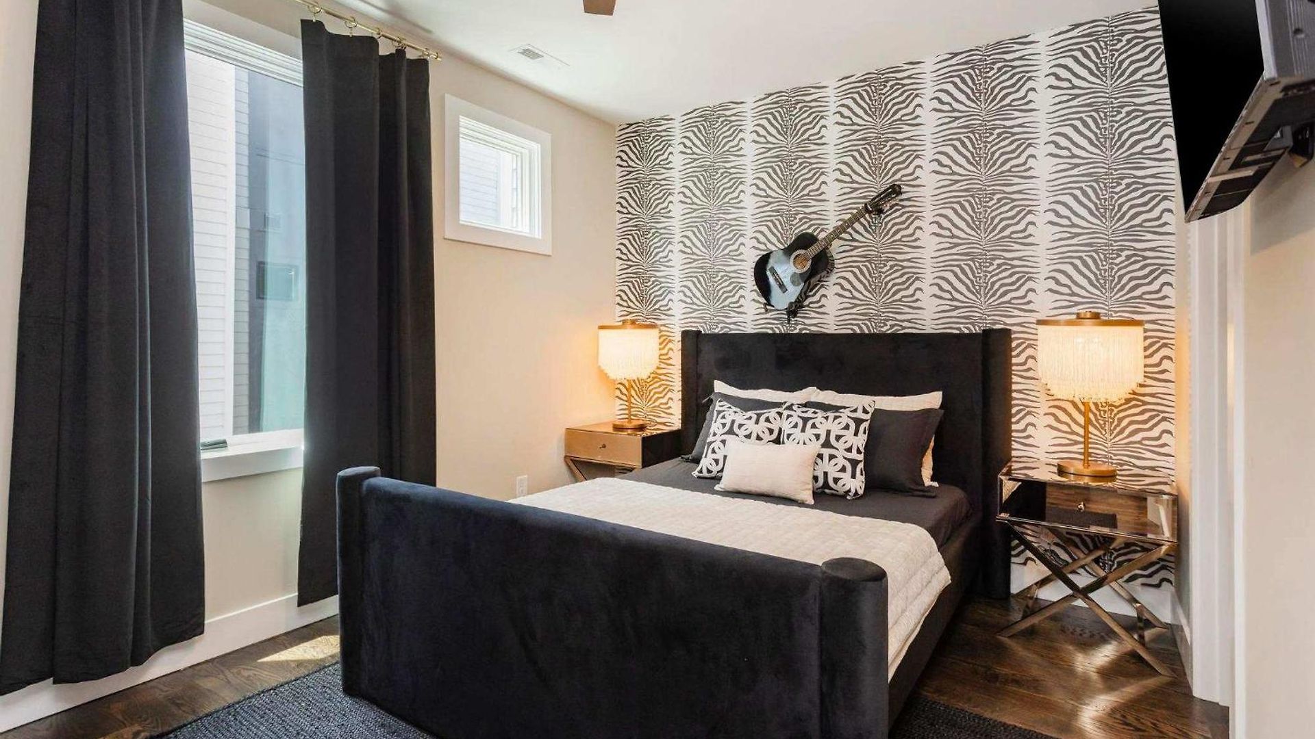 Holiday home Downtown Views Glam Stations Close To Broadway
