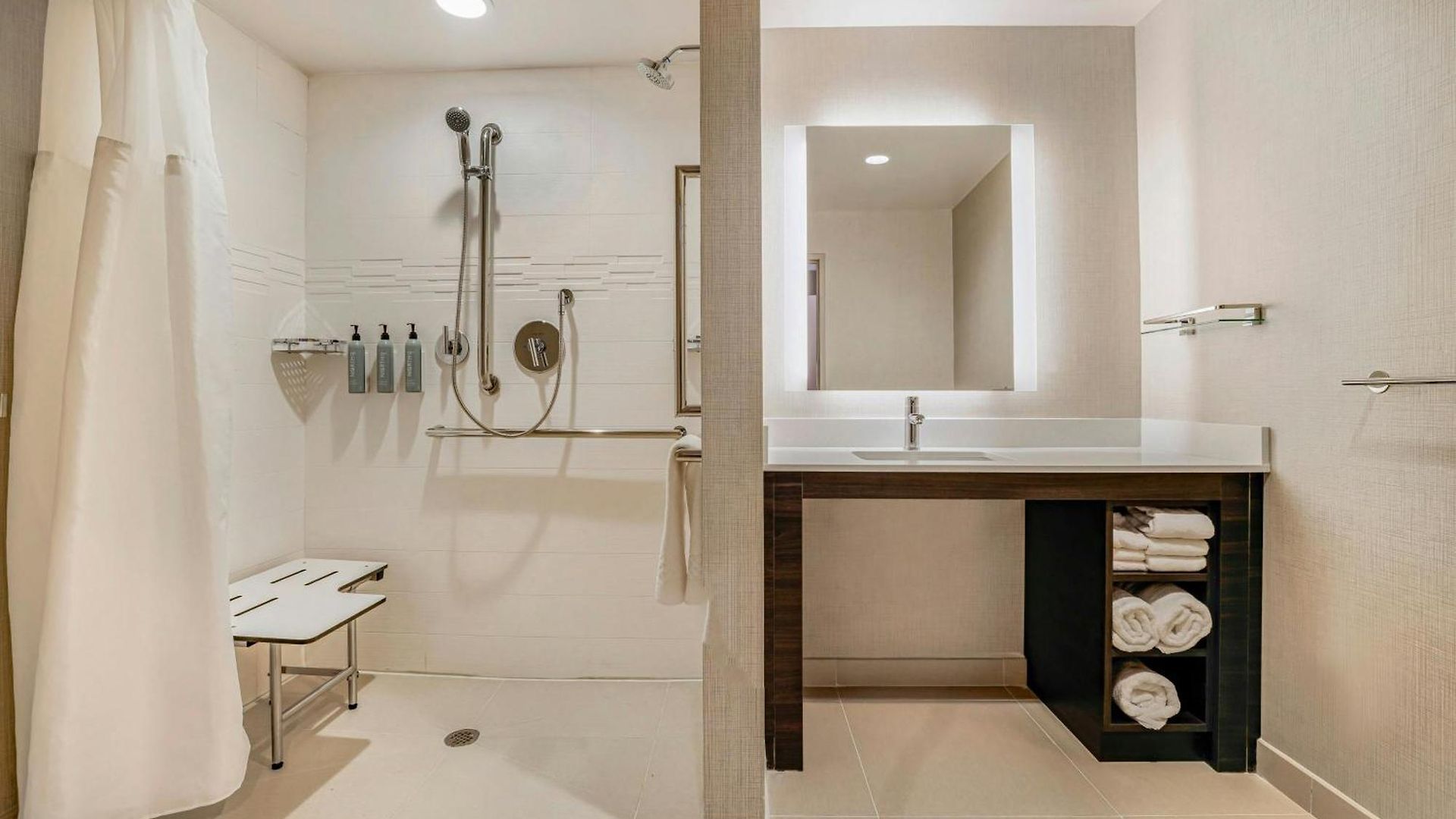 By Marriott Metro Center 3* Nashville