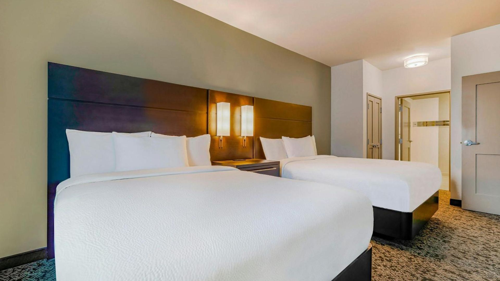 By Marriott Metro Center 3* Nashville