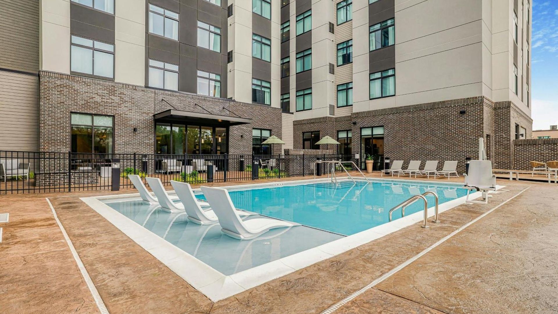 Hotel By Marriott Metro Center