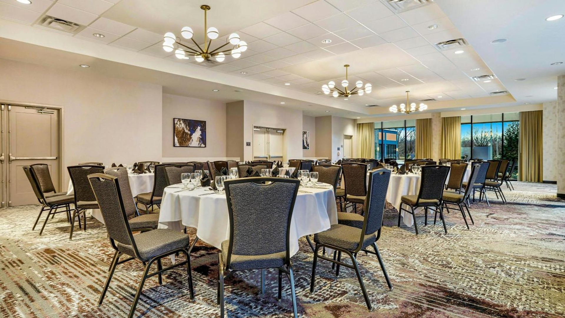 By Marriott Metro Center 3* Nashville